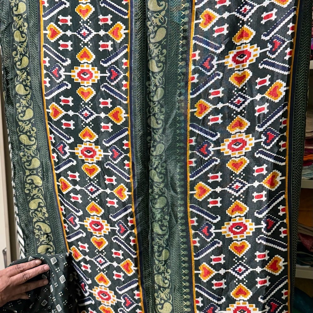 Colorful Patterned Saree - image 2